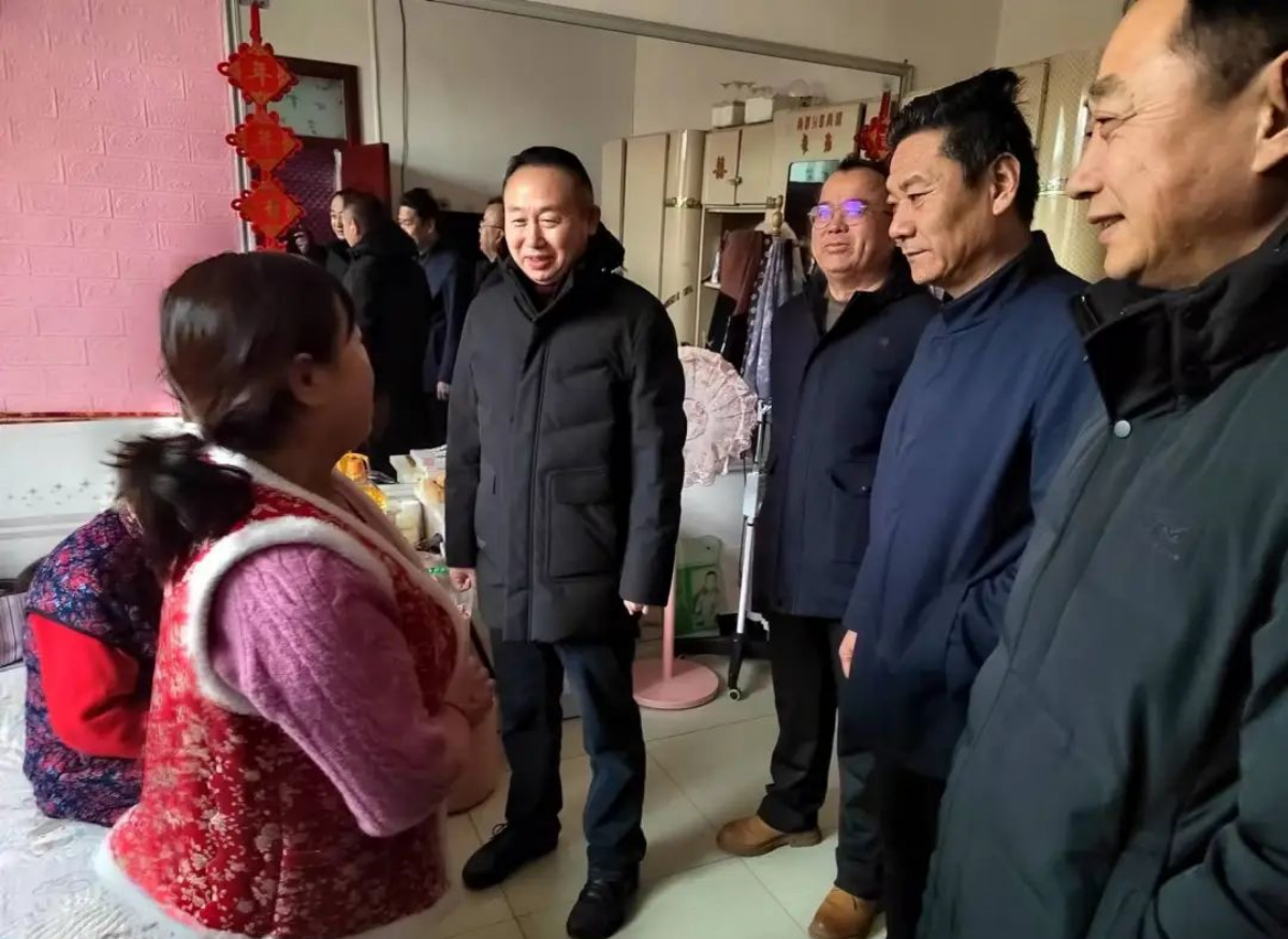 王宝辉到集团定点帮扶村走访慰问