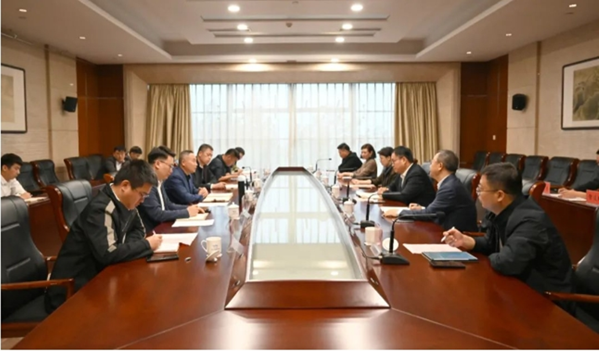 王宝辉在沧州会见运达能源科技集团总经理程晨光